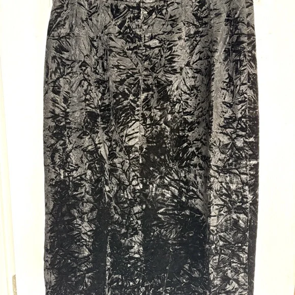 Genuine Valentino gorgeous velvet skirt - Picture 3 of 4